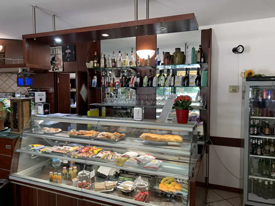 Immagine 4 di Attività commerciale in vendita  in VIA DELLA VILLA DEMIDOFF a Firenze