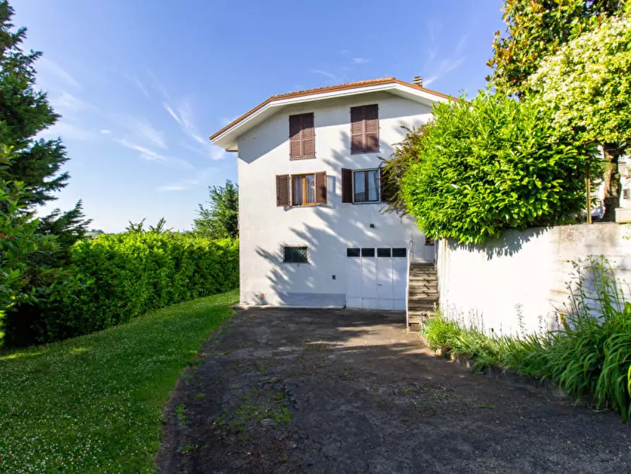 Immagine 5 di Villa in vendita  in Via XX Settembre, 2/A a Castagnole Monferrato