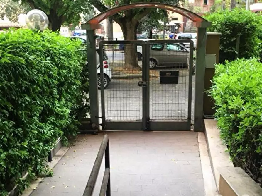 Immagine 15 di Appartamento in vendita  in Viale dei Caduti per la Resistenza a Roma