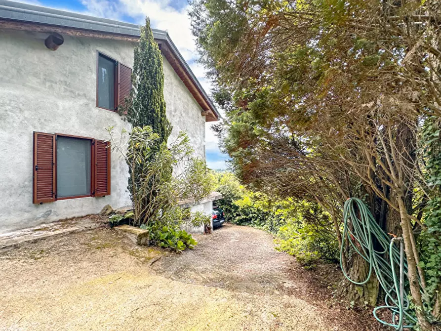 Immagine 2 di Villa in vendita  in Via Fratelli Varalli 3a a Varallo