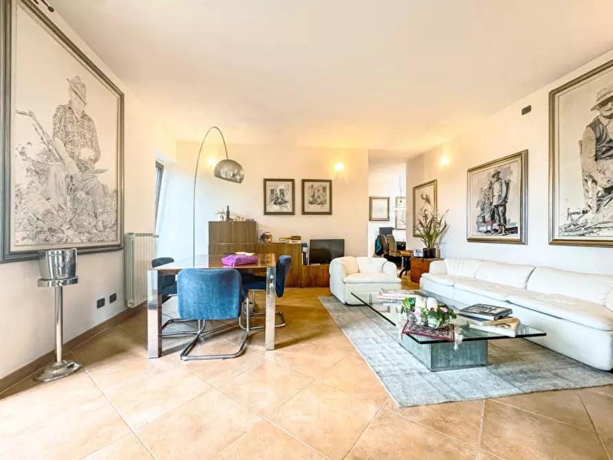 Immagine 3 di Villa in vendita  in Via Fratelli Varalli 3a a Varallo