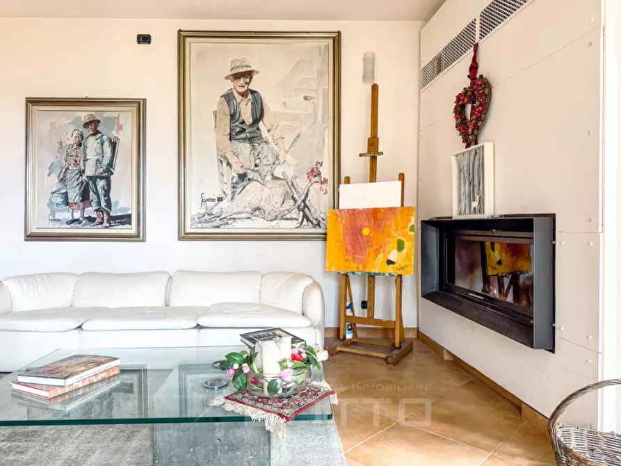 Immagine 5 di Villa in vendita  in Via Fratelli Varalli 3a a Varallo