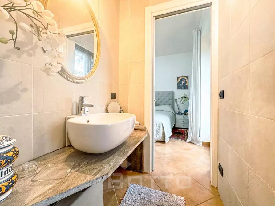 Immagine 17 di Villa in vendita  in Via Fratelli Varalli 3a a Varallo