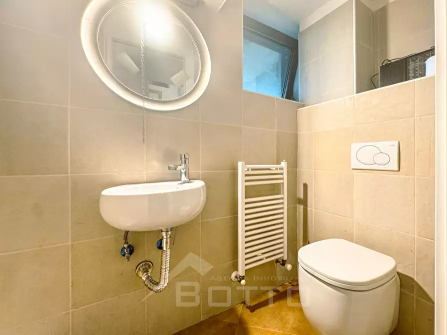 Immagine 21 di Villa in vendita  in Via Fratelli Varalli 3a a Varallo