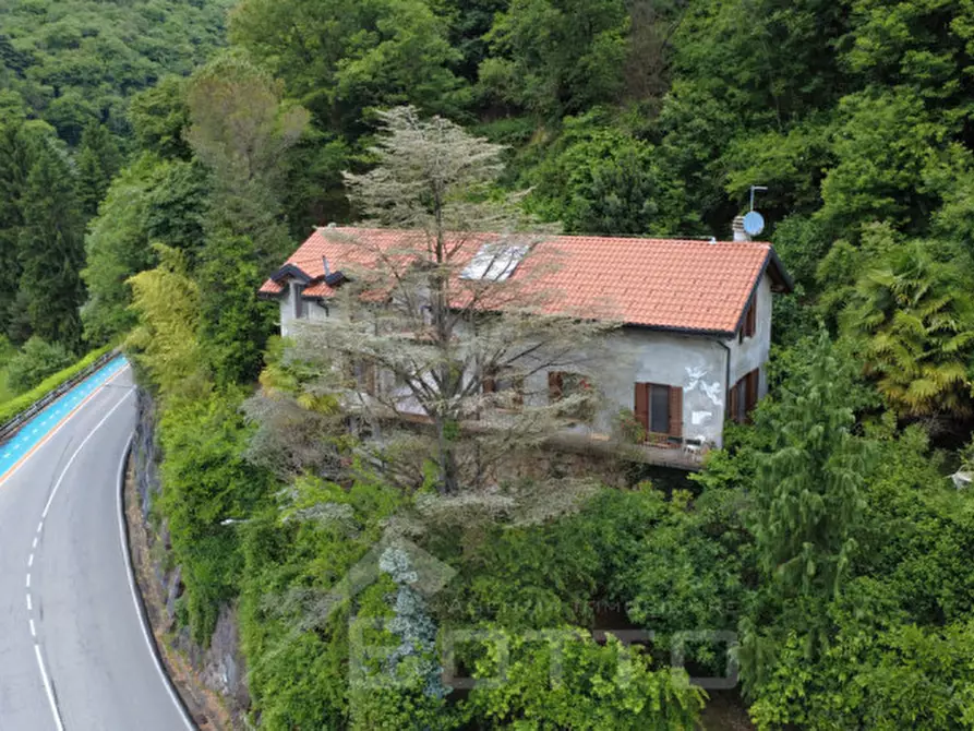 Immagine 29 di Villa in vendita  in Via Fratelli Varalli 3a a Varallo