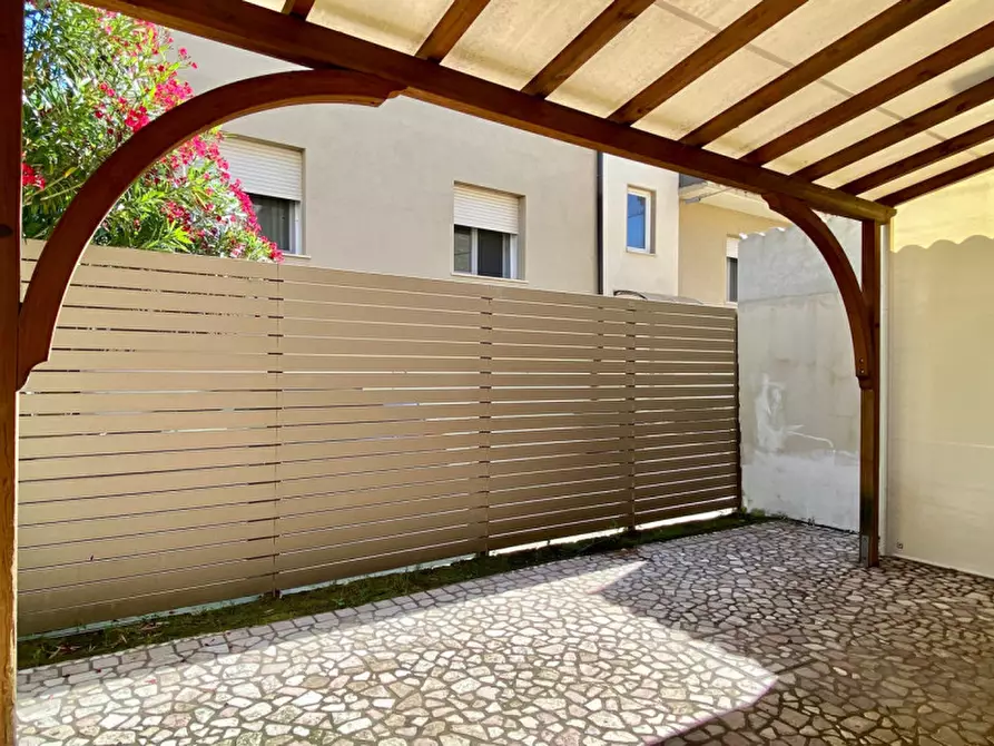 Immagine 12 di Casa bifamiliare in vendita  in Viale Ortigara a Vicenza