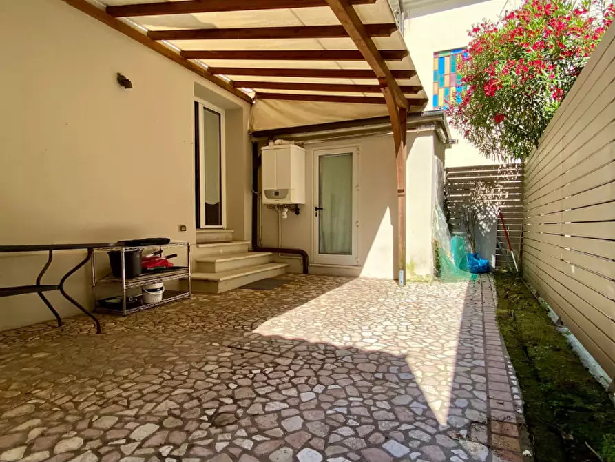 Immagine 15 di Casa bifamiliare in vendita  in Viale Ortigara a Vicenza