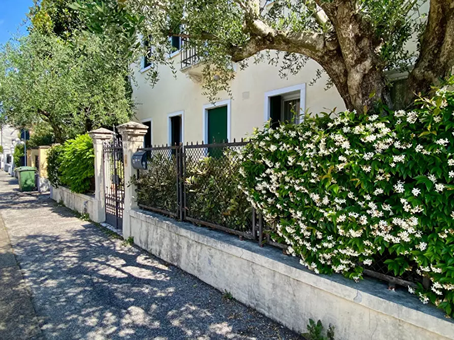 Immagine 36 di Casa bifamiliare in vendita  in Viale Ortigara a Vicenza