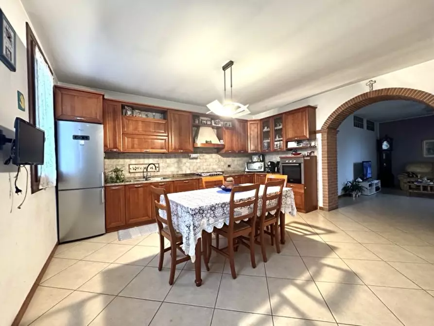 Immagine 1 di Appartamento in vendita  in Via Guglielmo Marconi a Malo