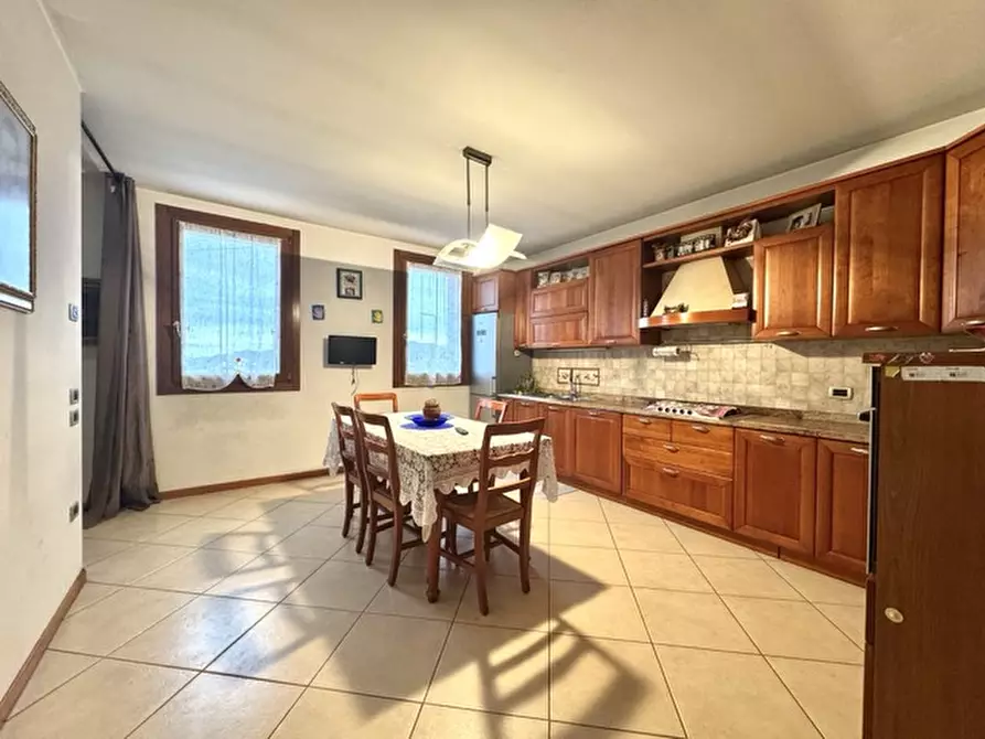 Immagine 2 di Appartamento in vendita  in Via Guglielmo Marconi a Malo