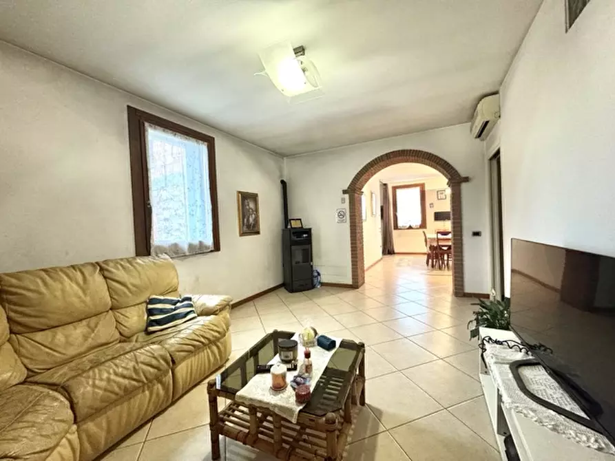 Immagine 4 di Appartamento in vendita  in Via Guglielmo Marconi a Malo