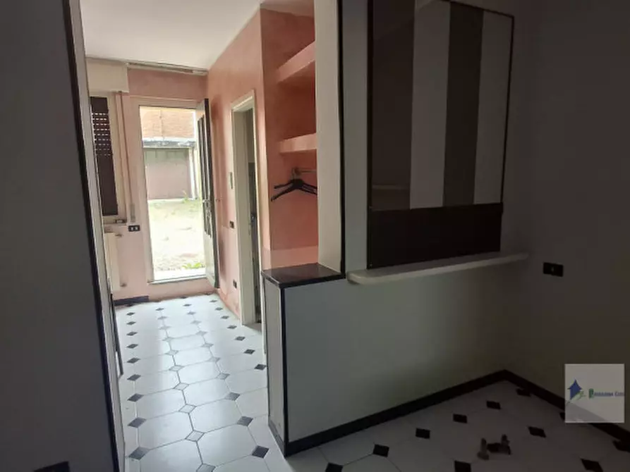 Immagine 5 di Negozio in affitto  in Via Volta 2 a Turbigo