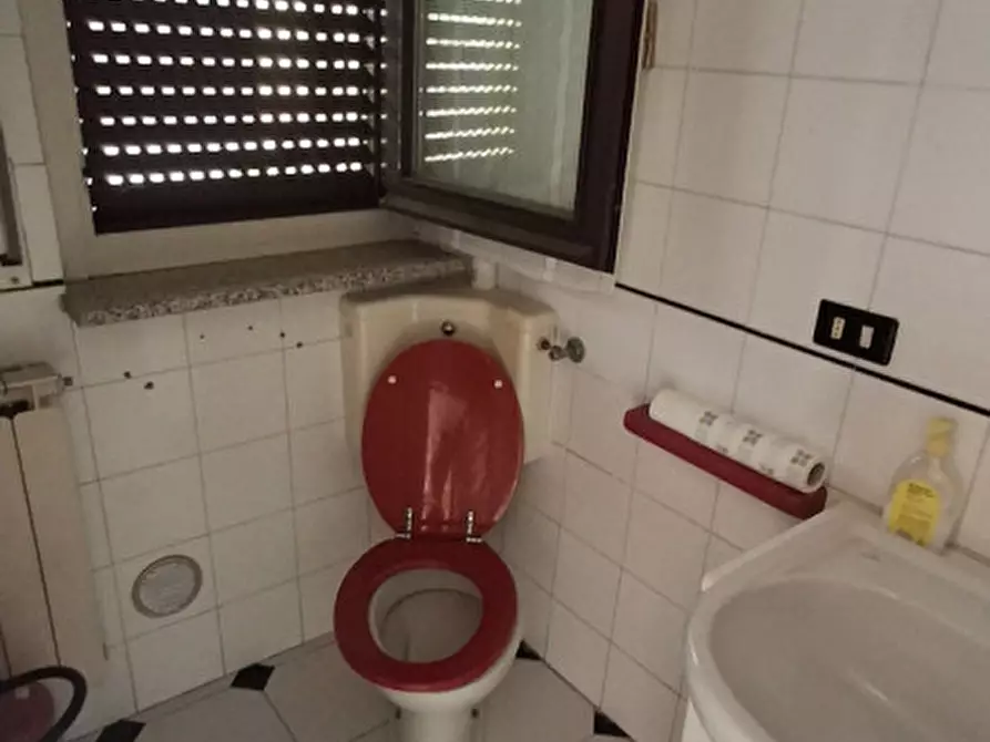 Immagine 7 di Negozio in affitto  in Via Volta 2 a Turbigo