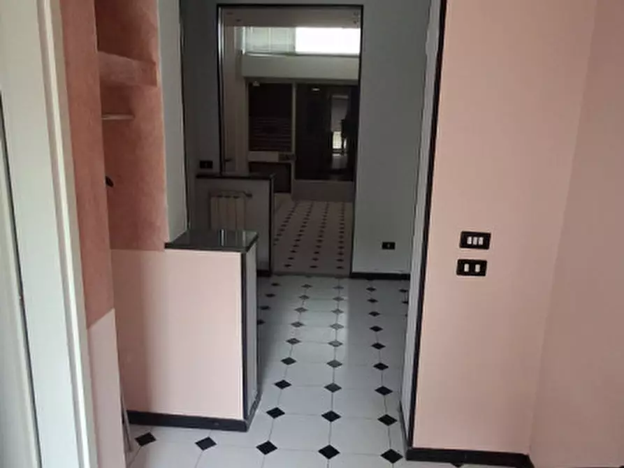 Immagine 9 di Negozio in affitto  in Via Volta 2 a Turbigo