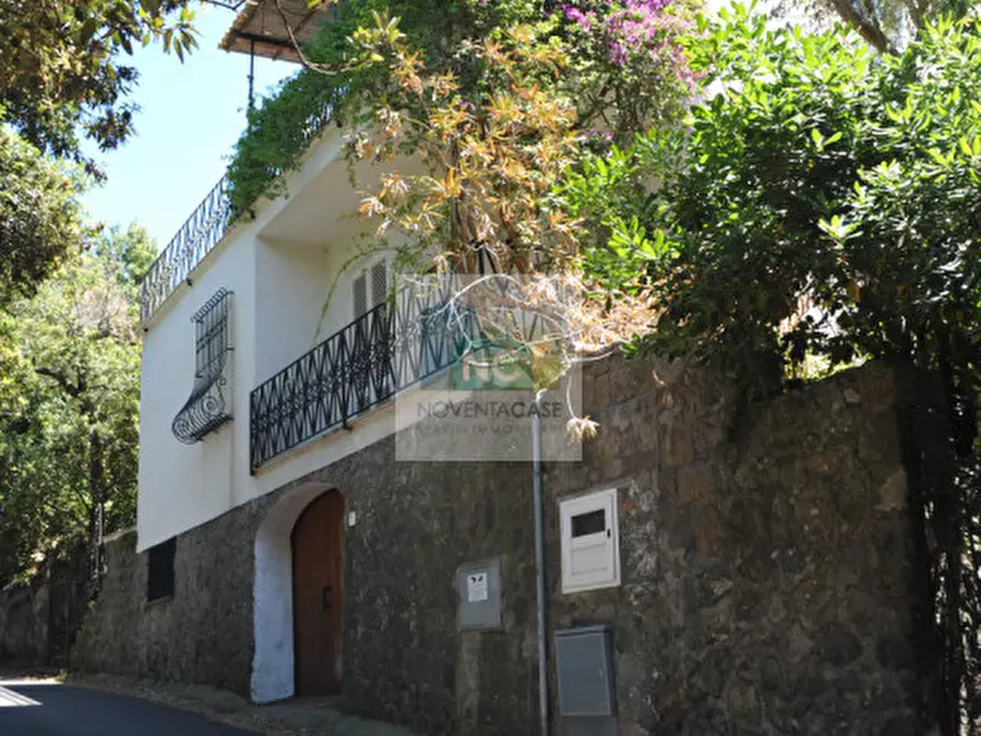 Immagine 2 di Villa in vendita  in via zaro 9 a Forio