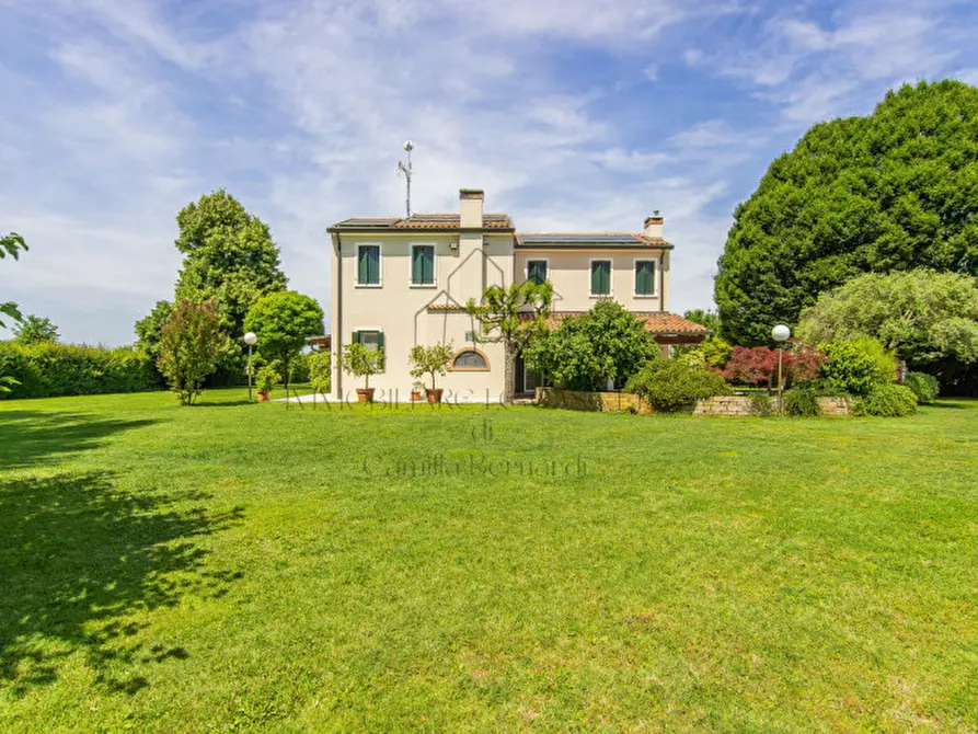 Immagine 1 di Villa in vendita  a Veggiano