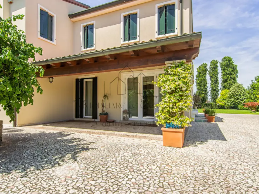 Immagine 12 di Villa in vendita  a Veggiano