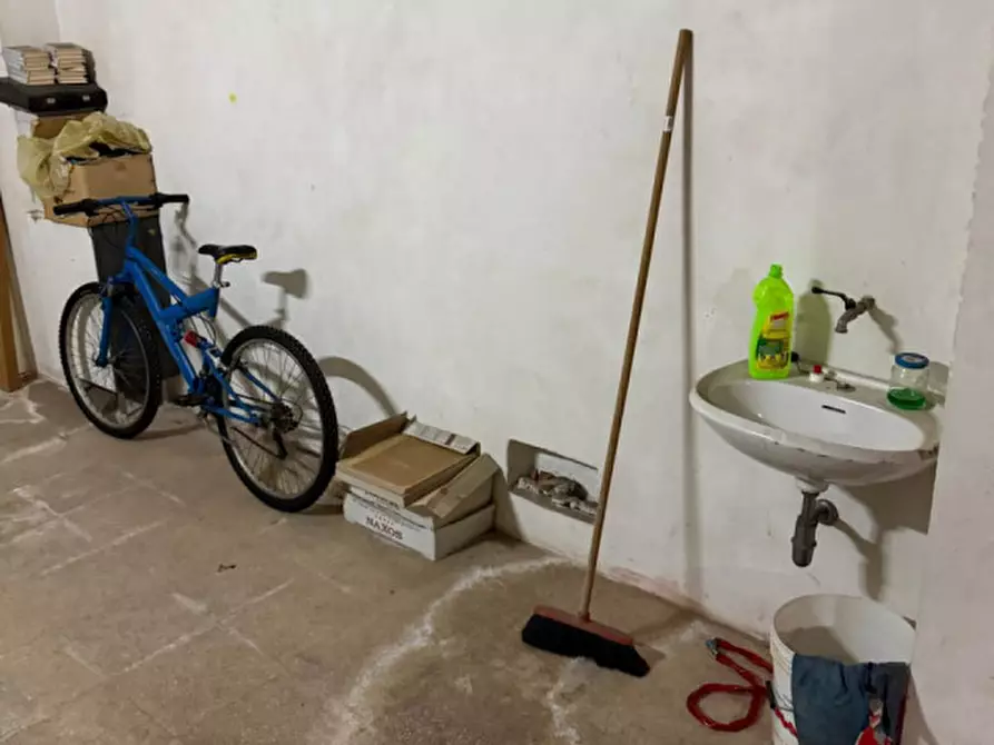 Immagine 15 di Appartamento in vendita  in Via Lucania a Ceglie Messapico