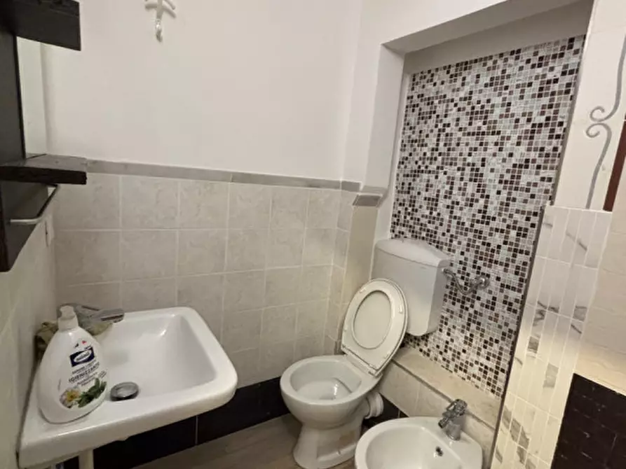 Immagine 5 di Negozio in affitto  in VIA BRONZINO a Firenze