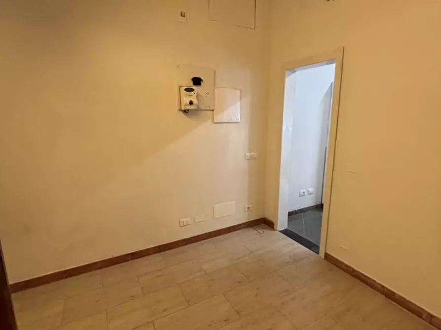 Immagine 6 di Negozio in affitto  in VIA BRONZINO a Firenze
