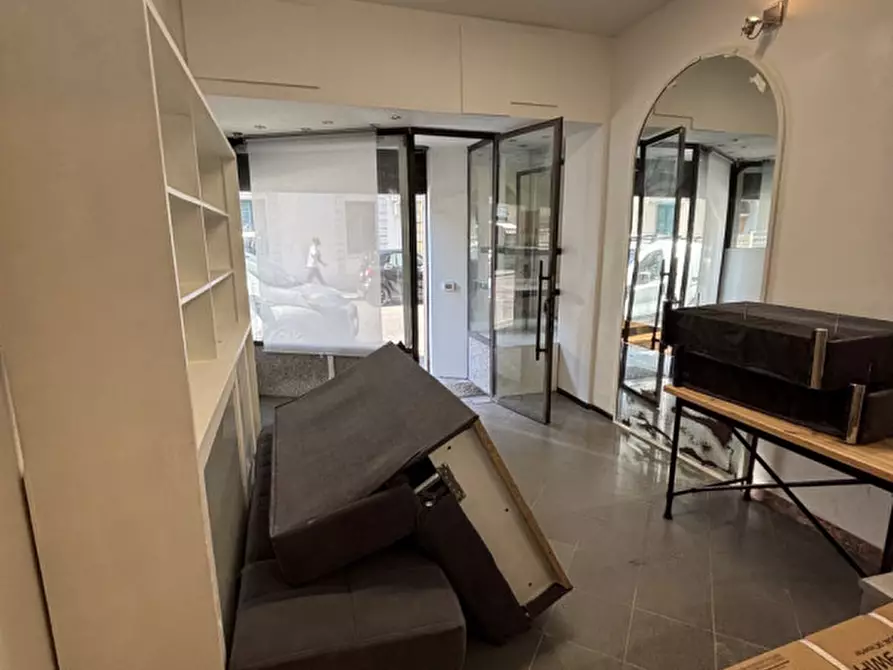 Immagine 7 di Negozio in affitto  in VIA BRONZINO a Firenze