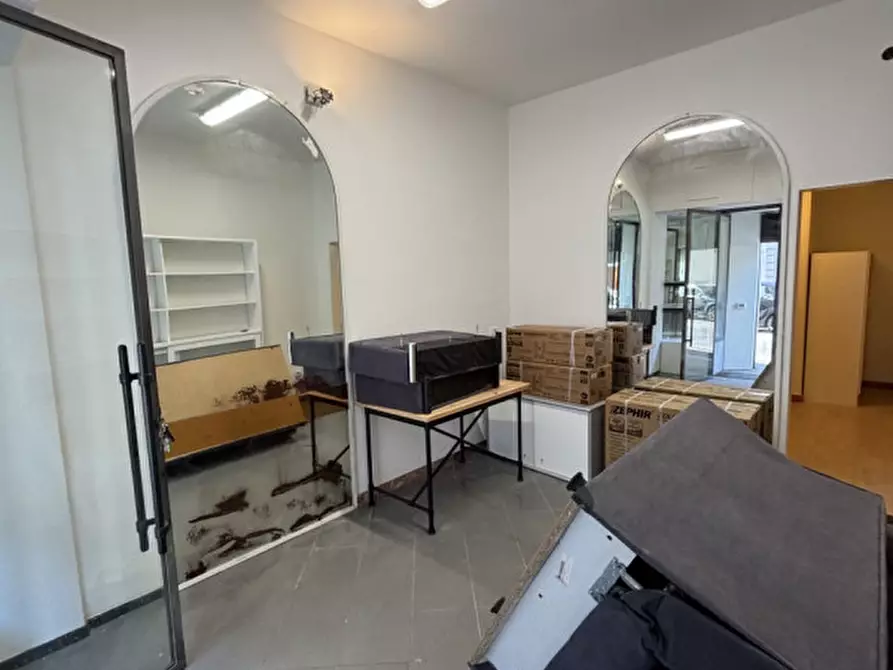 Immagine 10 di Negozio in affitto  in VIA BRONZINO a Firenze