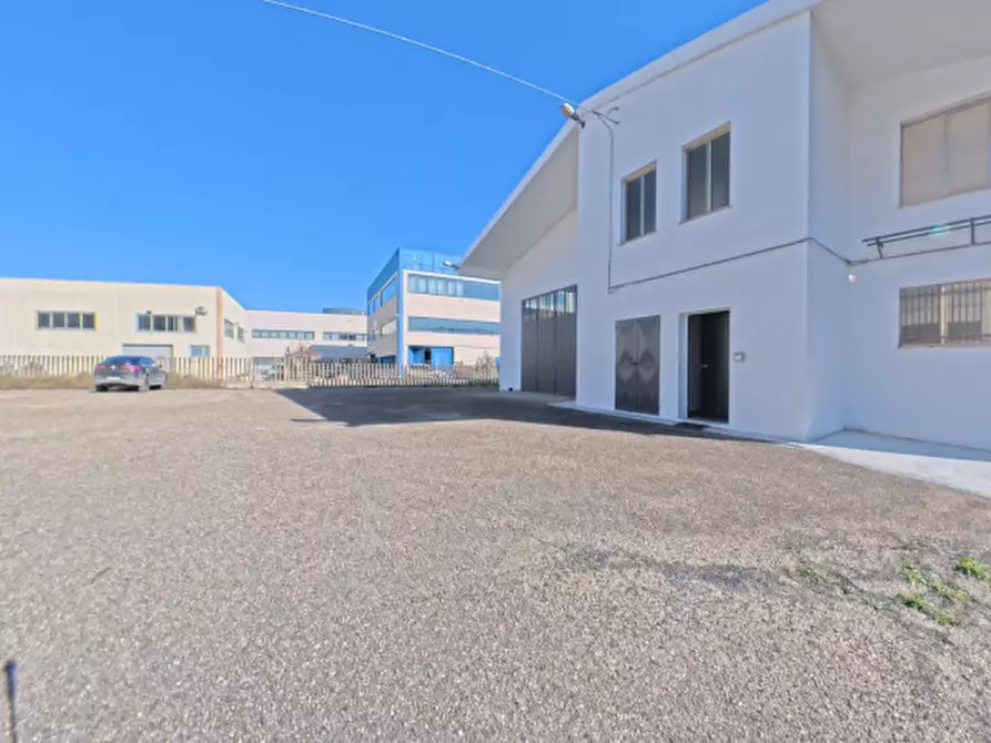 Immagine 3 di Capannone industriale in vendita  in Via Livenza a Spoltore