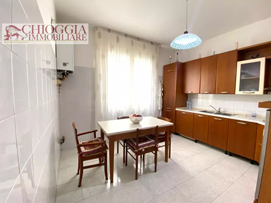 Immagine 1 di Appartamento in vendita  in Via Ambra a Chioggia