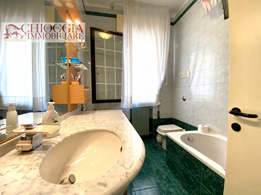 Immagine 14 di Appartamento in vendita  in Via Ambra a Chioggia