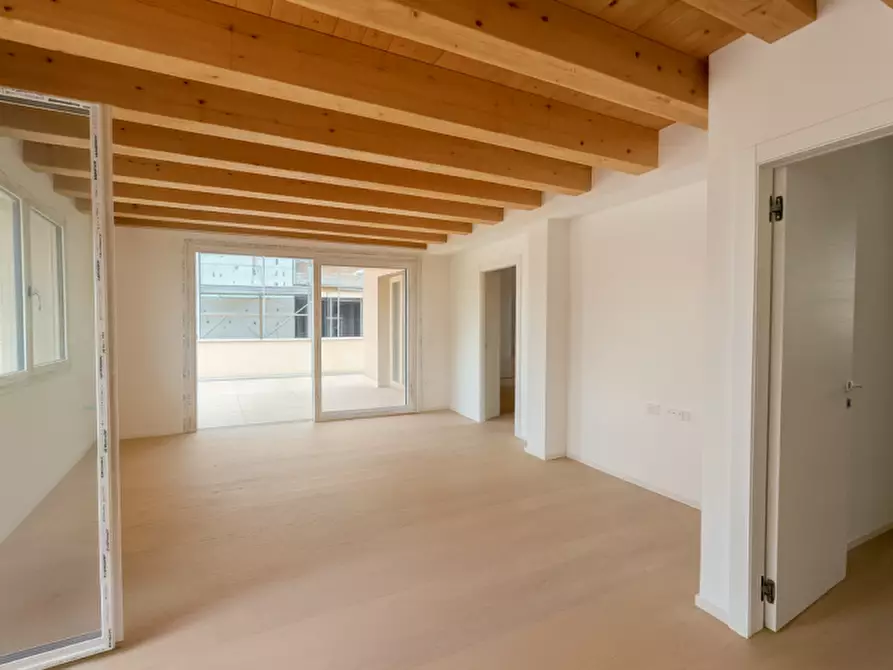 Immagine 2 di Appartamento in vendita  in VIA AQUILEIA a Treviso