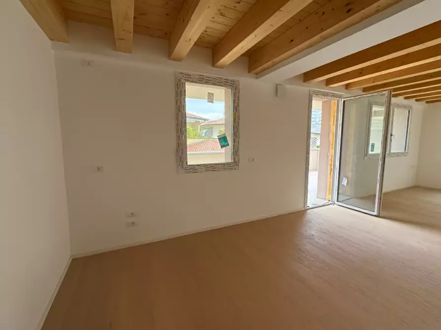 Immagine 4 di Appartamento in vendita  in VIA AQUILEIA a Treviso