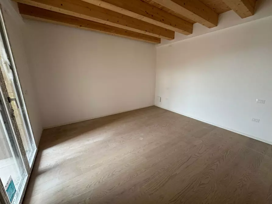 Immagine 10 di Appartamento in vendita  in VIA AQUILEIA a Treviso