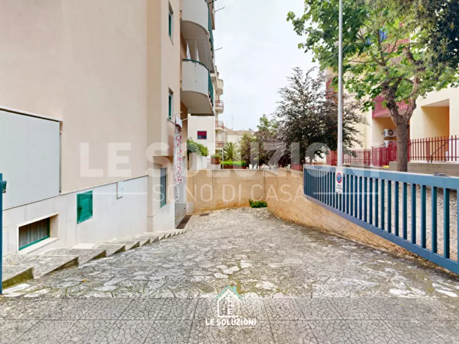 Immagine 1 di Garage in vendita  in Via XXV Aprile 27 a Putignano