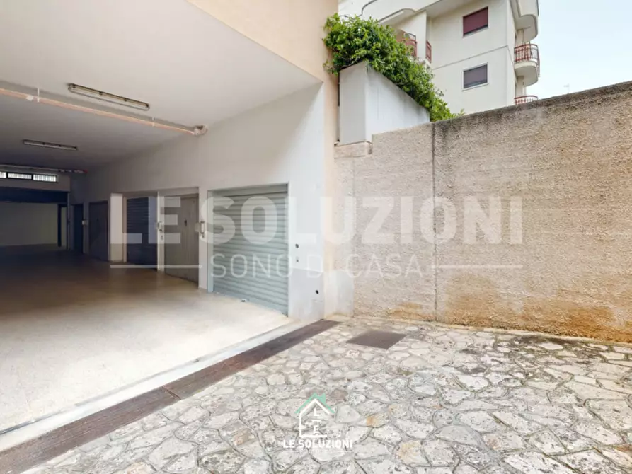 Immagine 3 di Garage in vendita  in Via XXV Aprile 27 a Putignano