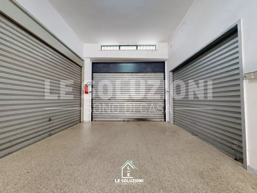 Immagine 4 di Garage in vendita  in Via XXV Aprile 27 a Putignano