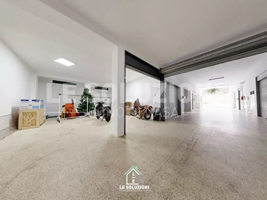 Immagine 6 di Garage in vendita  in Via XXV Aprile 27 a Putignano