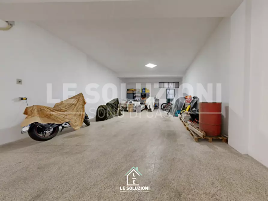 Immagine 8 di Garage in vendita  in Via XXV Aprile 27 a Putignano