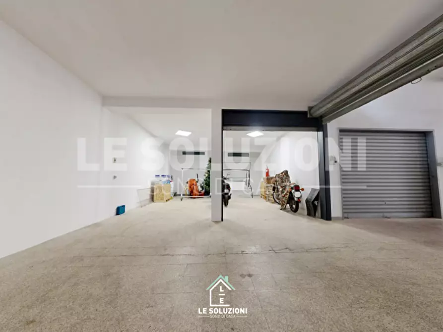 Immagine 9 di Garage in vendita  in Via XXV Aprile 27 a Putignano