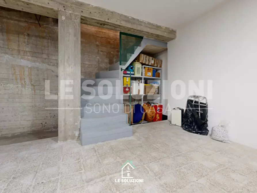 Immagine 14 di Garage in vendita  in Via XXV Aprile 27 a Putignano