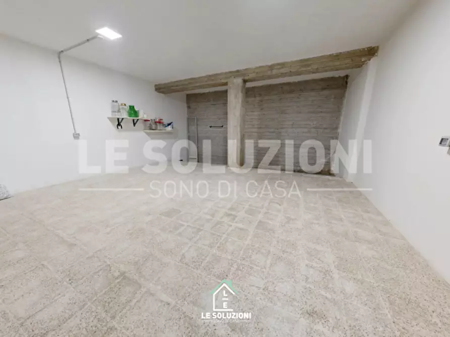 Immagine 16 di Garage in vendita  in Via XXV Aprile 27 a Putignano