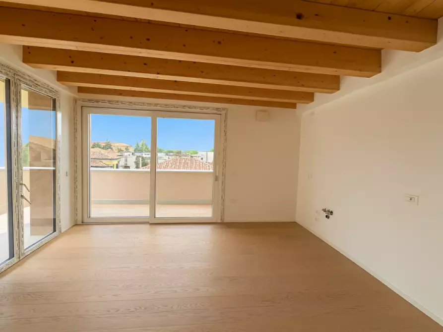 Immagine 2 di Appartamento in vendita  in VIA AQUILEIA a Treviso
