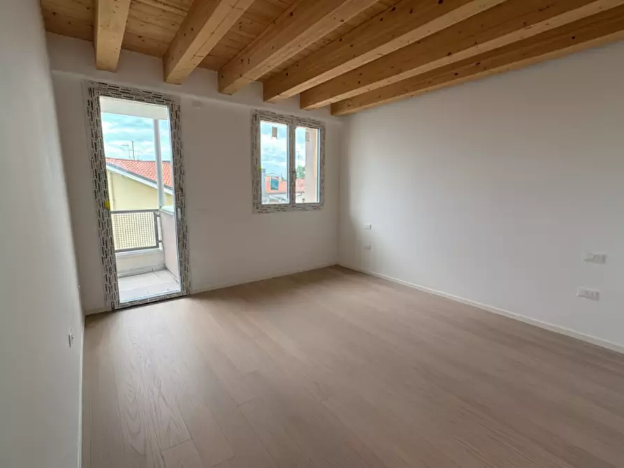 Immagine 6 di Appartamento in vendita  in VIA AQUILEIA a Treviso
