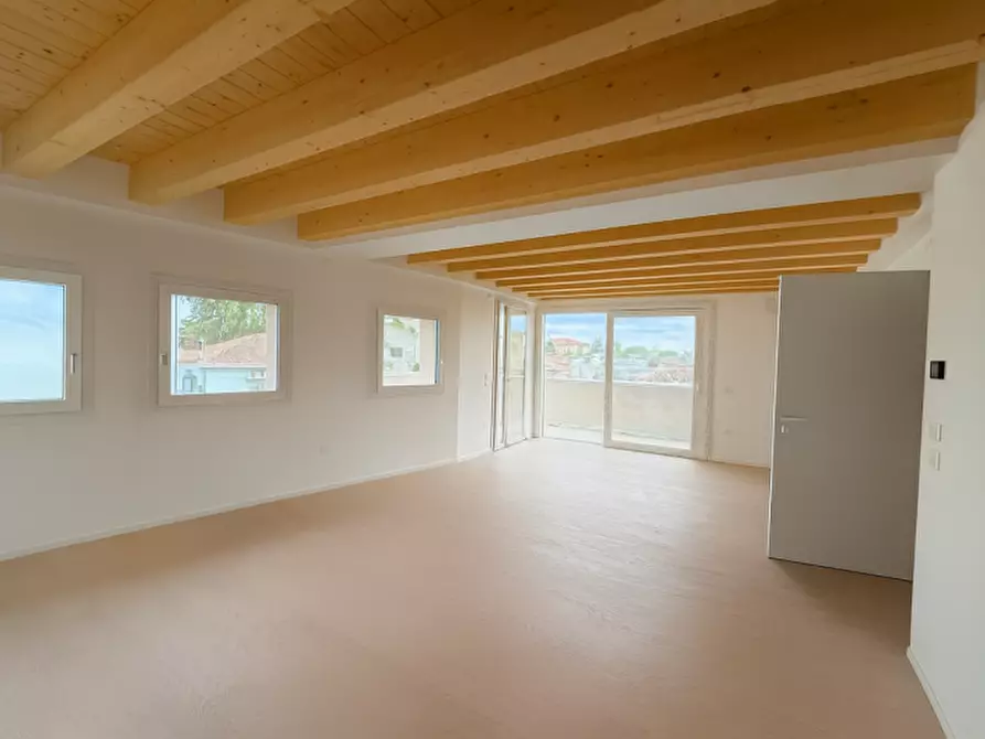 Immagine 7 di Appartamento in vendita  in VIA AQUILEIA a Treviso
