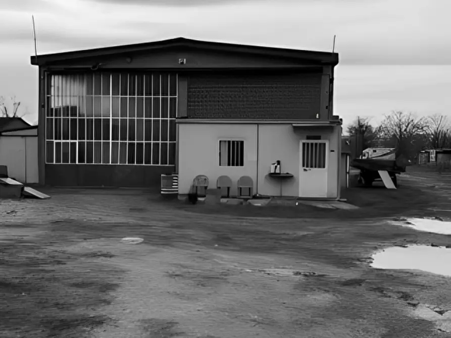 Immagine 8 di Attività commerciale in vendita  in fraz. Sostegno via Pavia a Torre De' Negri