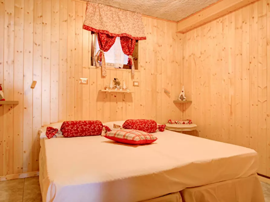 Immagine 10 di Appartamento in vendita  in Strada del Roccolo, 43 a Dimaro Folgarida