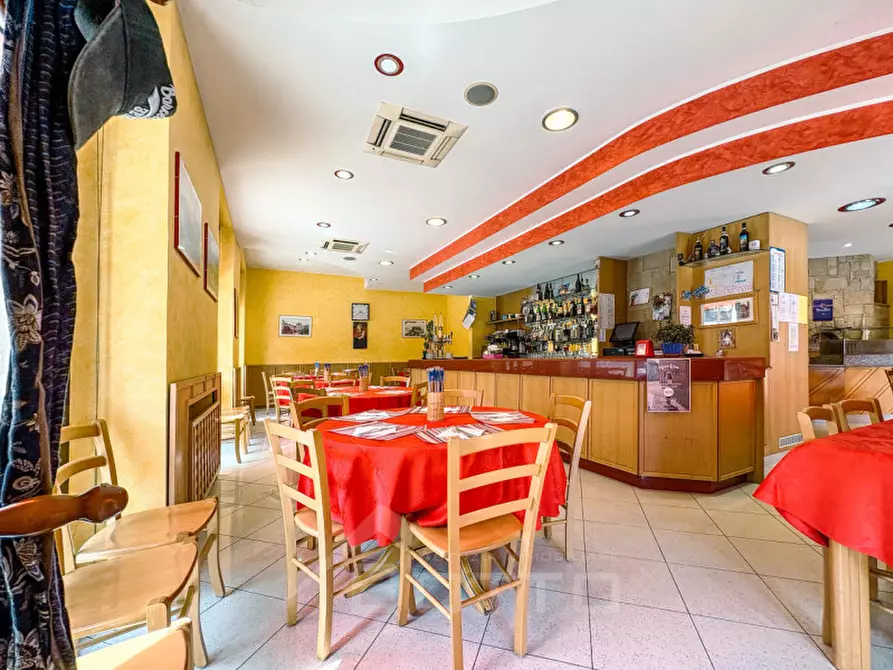 Immagine 2 di Attività commerciale in vendita  in Via Gaetano Zuccone 1 a Quarona