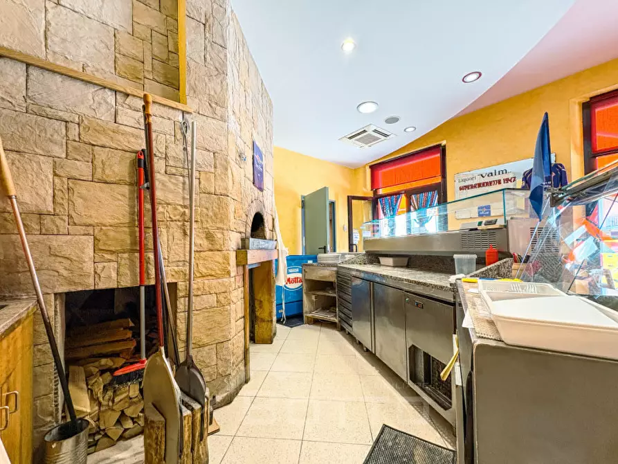 Immagine 5 di Attività commerciale in vendita  in Via Gaetano Zuccone 1 a Quarona