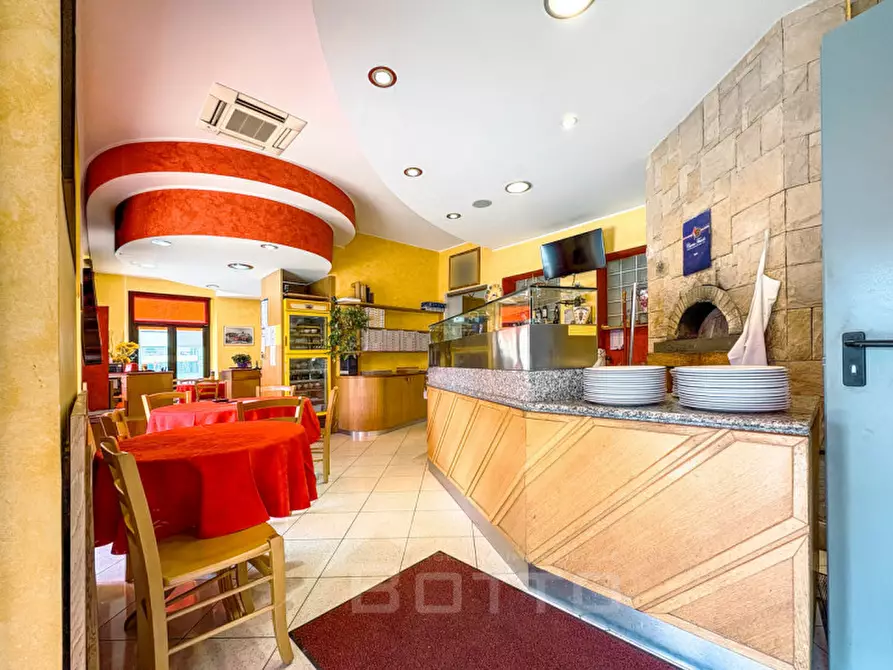 Immagine 7 di Attività commerciale in vendita  in Via Gaetano Zuccone 1 a Quarona