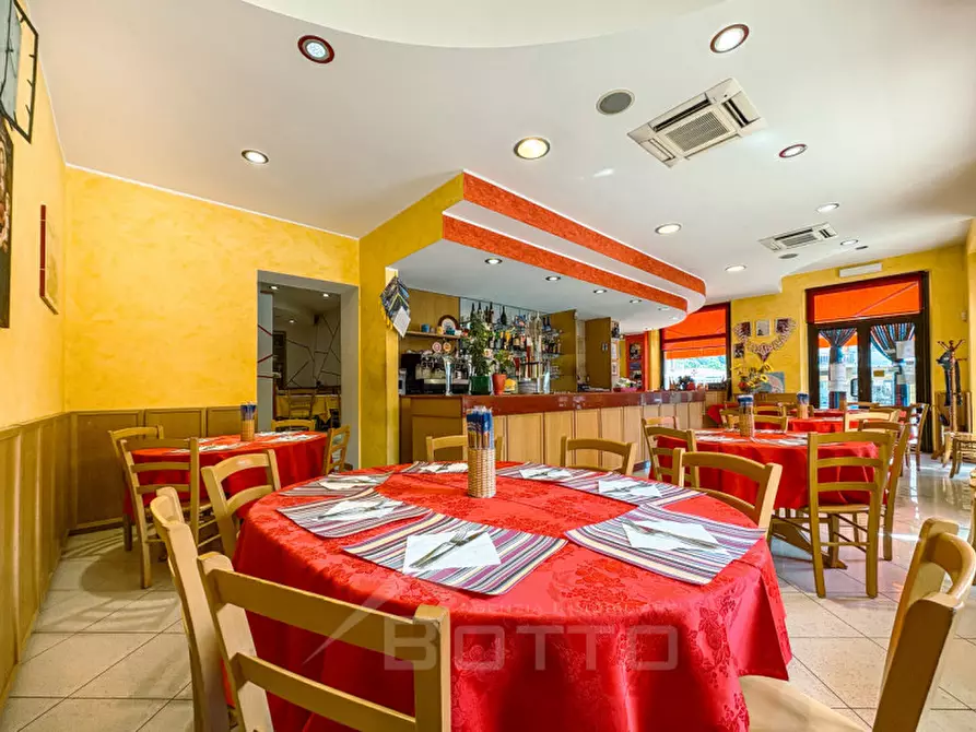 Immagine 8 di Attività commerciale in vendita  in Via Gaetano Zuccone 1 a Quarona