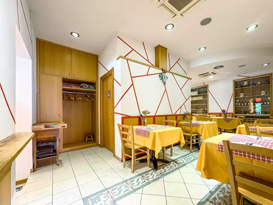Immagine 13 di Attività commerciale in vendita  in Via Gaetano Zuccone 1 a Quarona